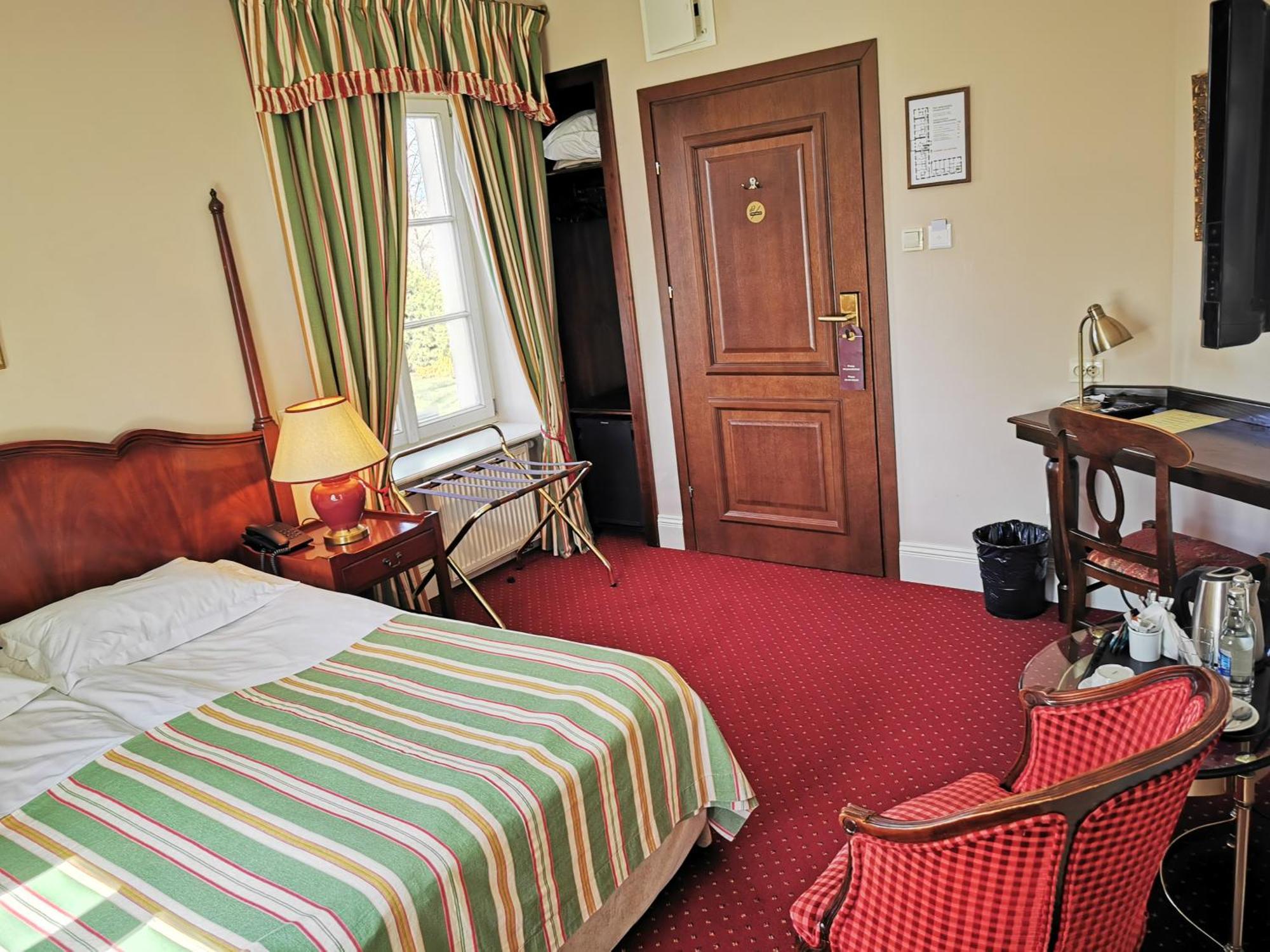 Hotel Dwor Sierakow Exteriér fotografie