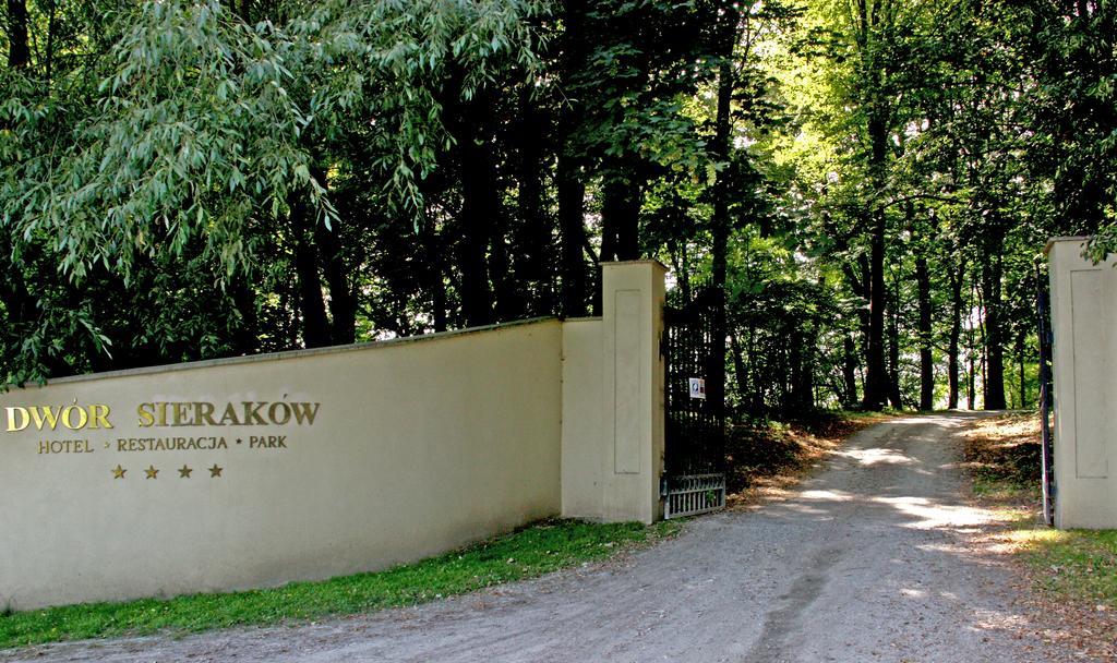 Hotel Dwor Sierakow Exteriér fotografie
