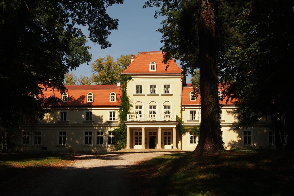 Hotel Dwor Sierakow Exteriér fotografie