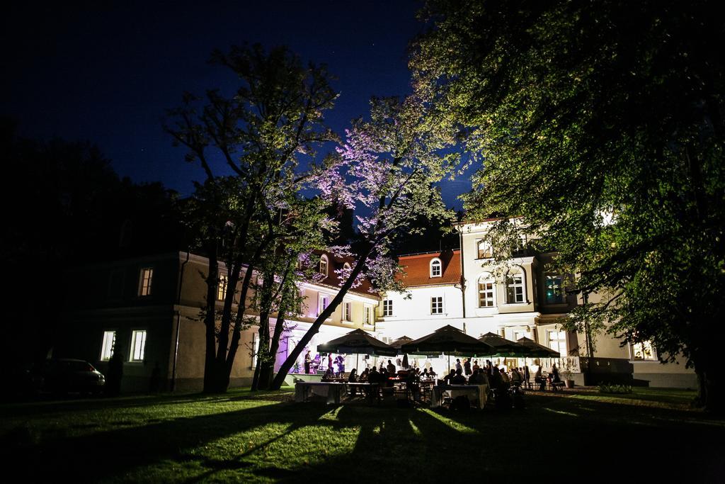 Hotel Dwor Sierakow Exteriér fotografie